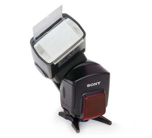 Sony HVL F58AM, jedna z mocniejszych lamp reporterskich na rynku / fot. SkywalkerPL/wikipedia.org
