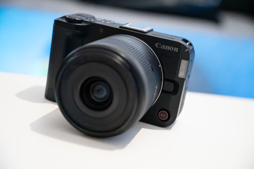 Canon EOS R50 V
