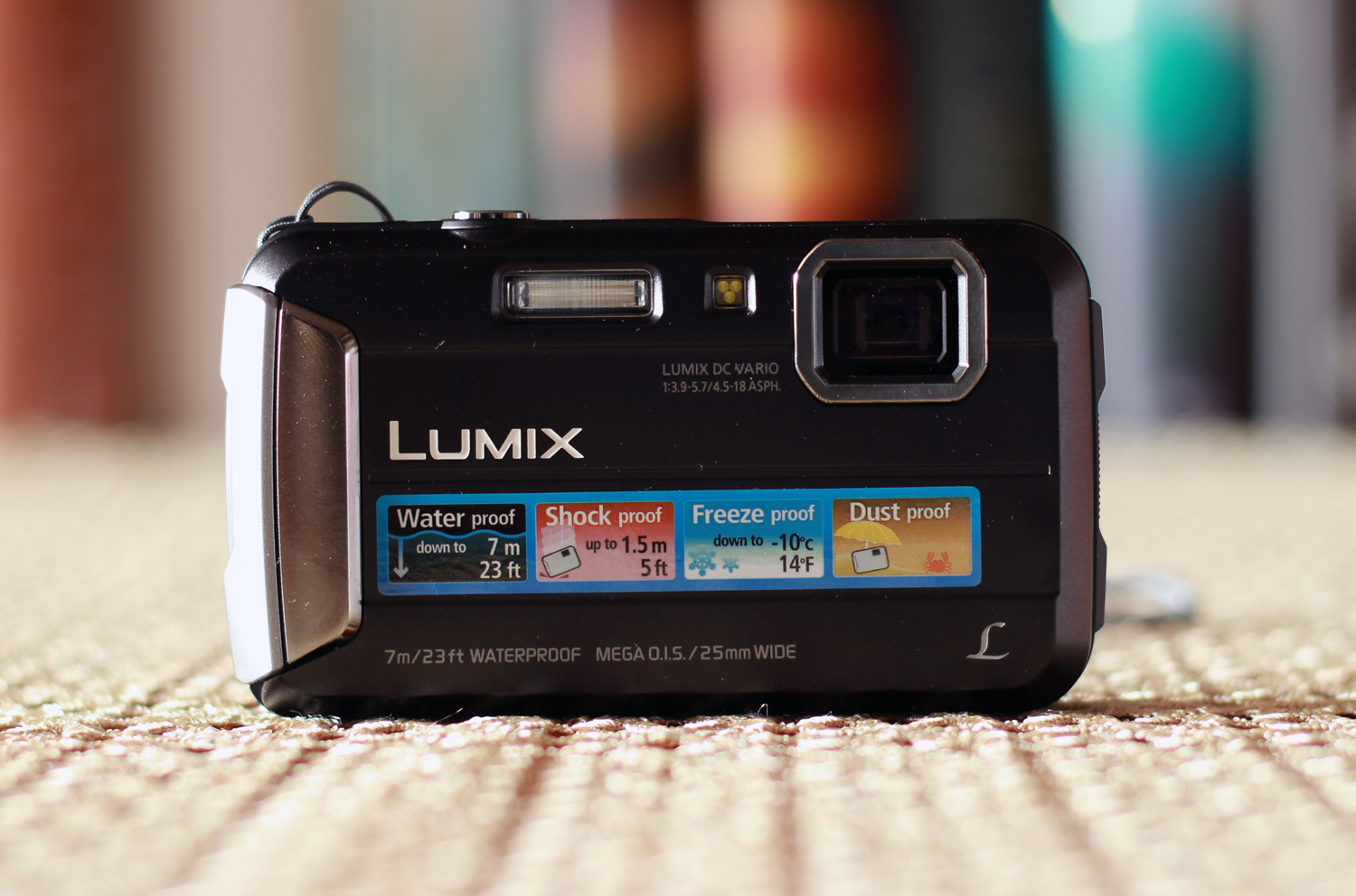 45 Panasonic LUMIX FT25 ブルー 45 Panasonic LUMIX FT25 ブルー 概要 デジタルカメラ DMC-FT25